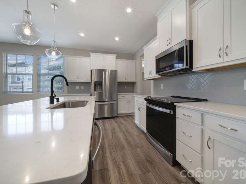 13348 Savaine Street, Charlotte, NC 28278.  MLS# CAR4420023, YatesRealty ID 48992. Kitchen Area