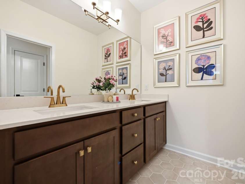 2919 Audubon Ridge Drive, Belmont, NC 28012.  MLS# CAR4421036, YatesRealty ID 48993. Sample photo upstairs bathroom #2
