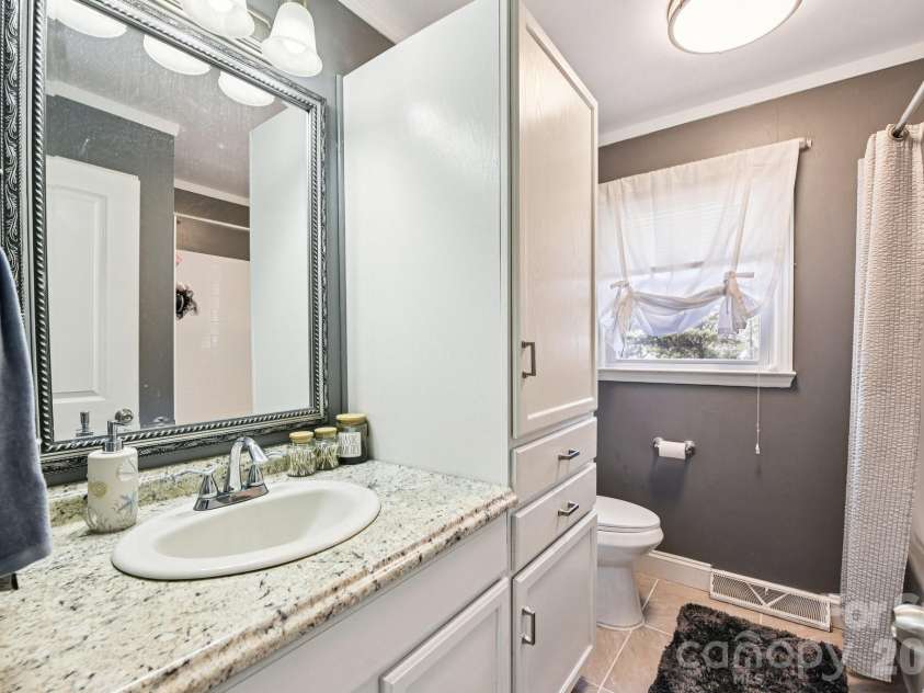1574 Elderwood Road, Rock Hill, SC 29732.  MLS# CAR4421682, YatesRealty ID 48996. Full bathroom in the hallway