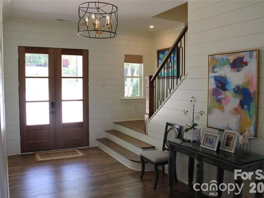 8838 Lynn Parker Lane, Charlotte, NC 28278.  MLS# CAR4419894, YatesRealty ID 48997. 