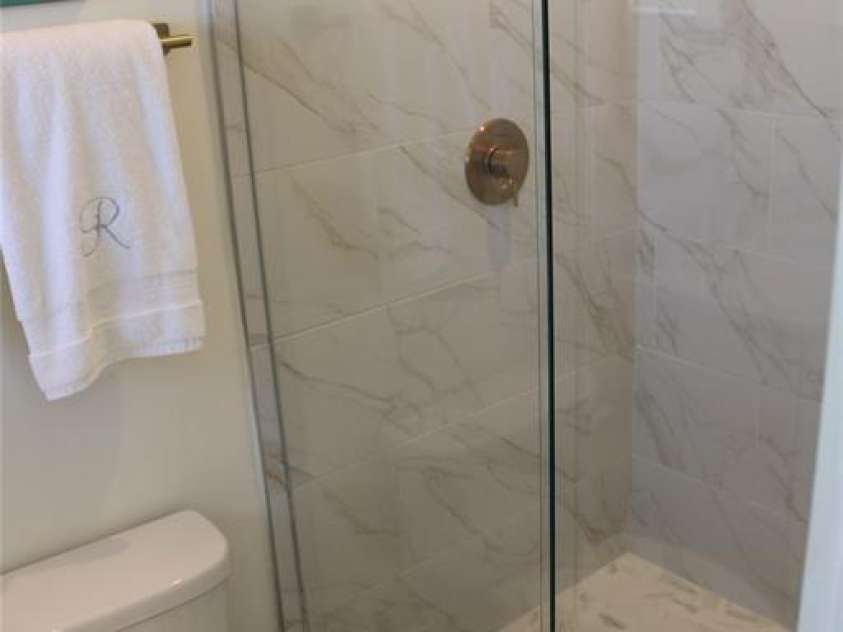 8838 Lynn Parker Lane, Charlotte, NC 28278.  MLS# CAR4419894, YatesRealty ID 48997. 