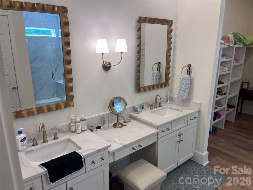 8838 Lynn Parker Lane, Charlotte, NC 28278.  MLS# CAR4419894, YatesRealty ID 48997. 