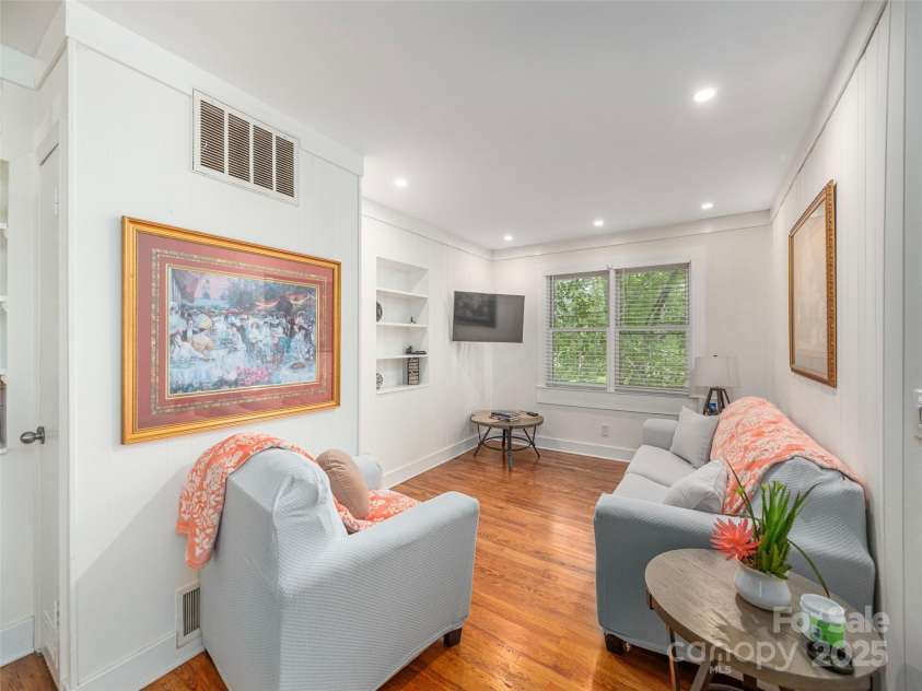 1150 Blue Ridge Road, Flat Rock, NC 28731.  MLS# CAR4302302, YatesRealty ID 49. 