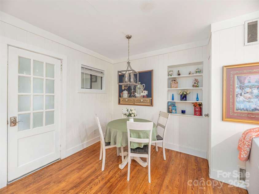 1150 Blue Ridge Road, Flat Rock, NC 28731.  MLS# CAR4302302, YatesRealty ID 49. 