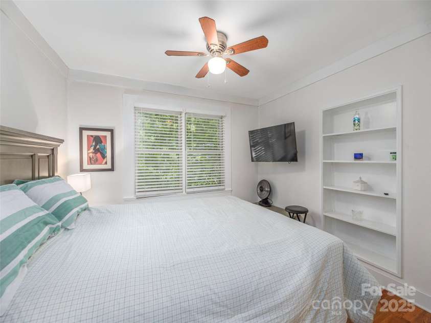 1150 Blue Ridge Road, Flat Rock, NC 28731.  MLS# CAR4302302, YatesRealty ID 49. 