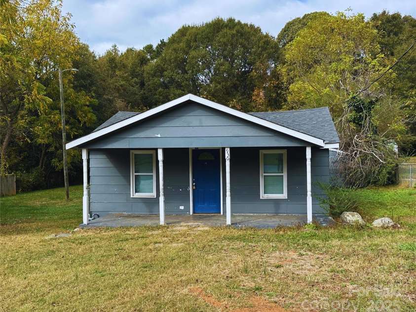 930 Mauney Avenue, Gastonia, NC 28054.  MLS# CAR4309752, YatesRealty ID 49. 
