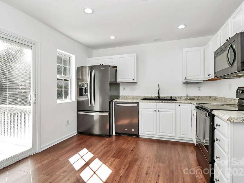 10549 Yellow Rose Lane, Charlotte, NC 28269.  MLS# CAR4310957, YatesRealty ID 490. 