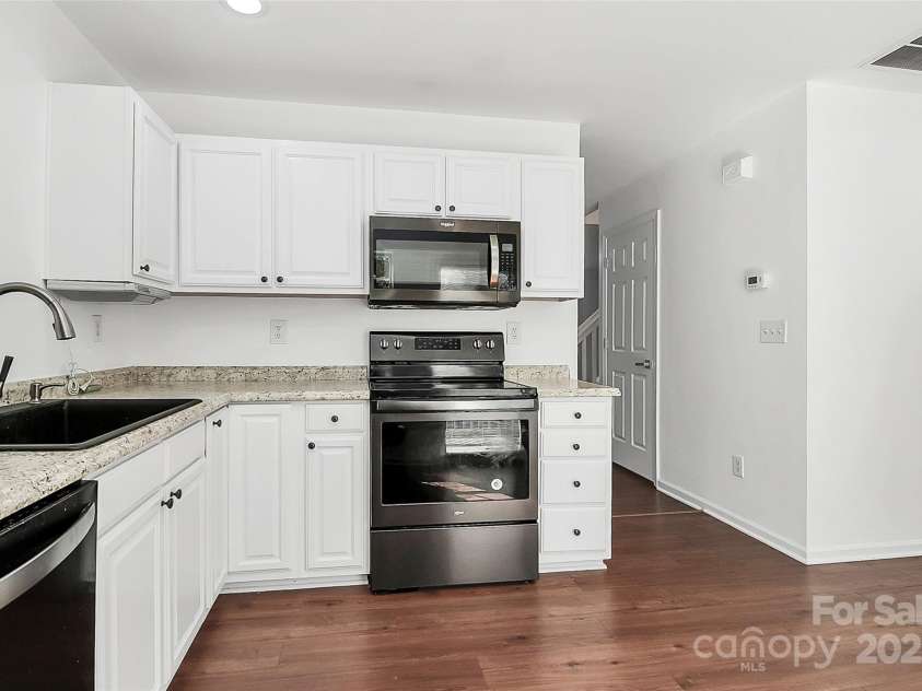 10549 Yellow Rose Lane, Charlotte, NC 28269.  MLS# CAR4310957, YatesRealty ID 490. 