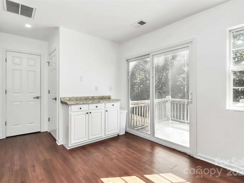 10549 Yellow Rose Lane, Charlotte, NC 28269.  MLS# CAR4310957, YatesRealty ID 490. 