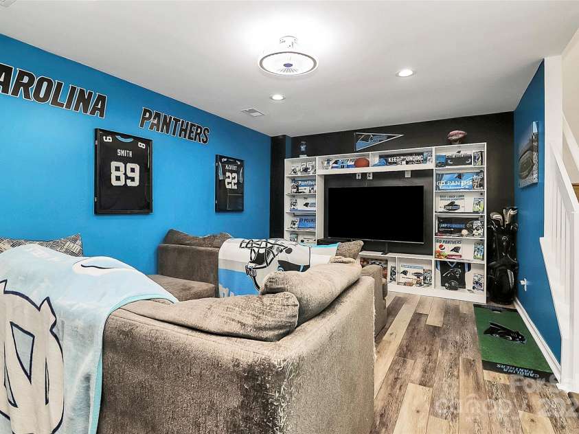 10549 Yellow Rose Lane, Charlotte, NC 28269.  MLS# CAR4310957, YatesRealty ID 490. 