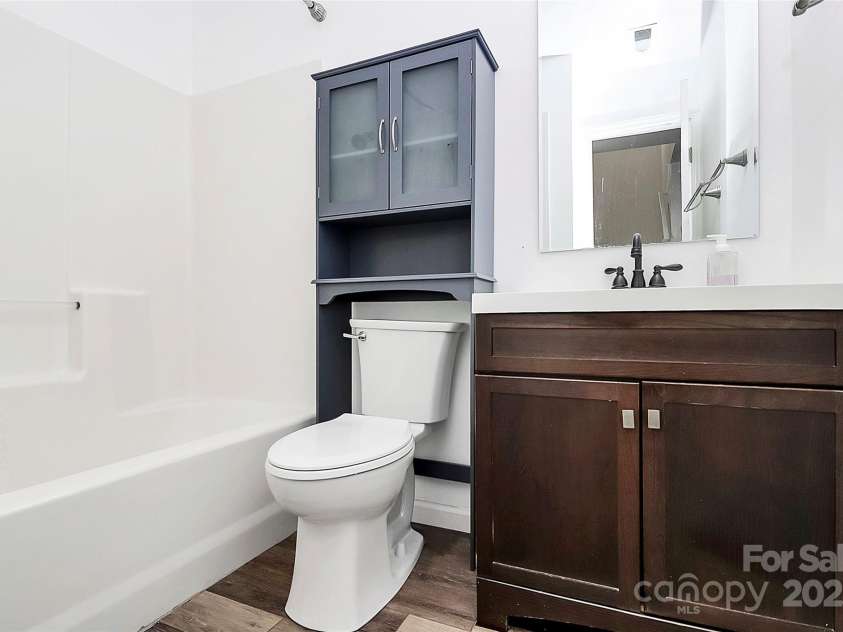 10549 Yellow Rose Lane, Charlotte, NC 28269.  MLS# CAR4310957, YatesRealty ID 490. 