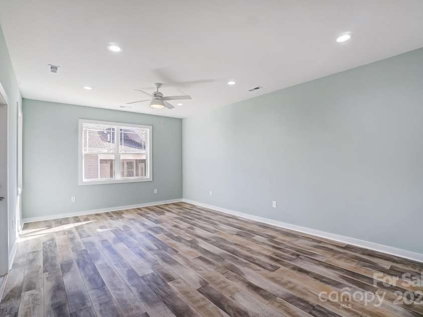 1523 28th Street Place, Hickory, NC 28602.  MLS# CAR4168324, YatesRealty ID 490. 