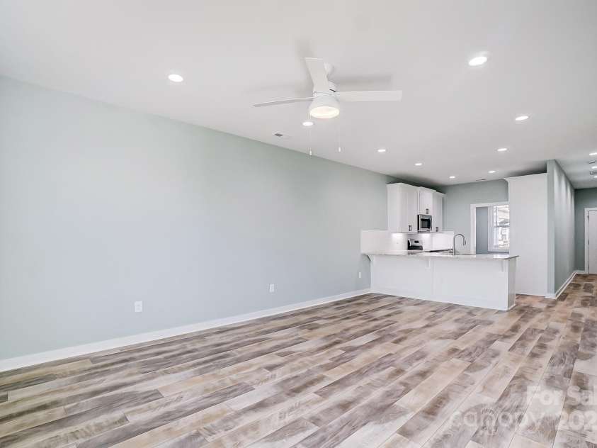 1523 28th Street Place, Hickory, NC 28602.  MLS# CAR4168324, YatesRealty ID 490. 