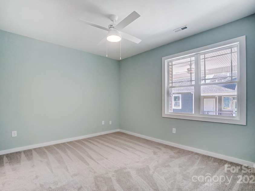 1523 28th Street Place, Hickory, NC 28602.  MLS# CAR4168324, YatesRealty ID 490. 