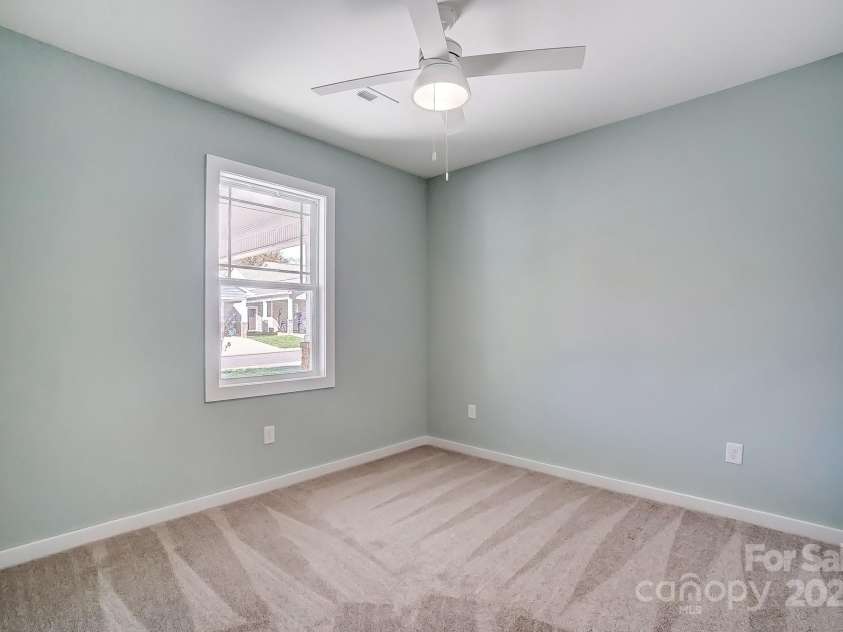 1523 28th Street Place, Hickory, NC 28602.  MLS# CAR4168324, YatesRealty ID 490. 