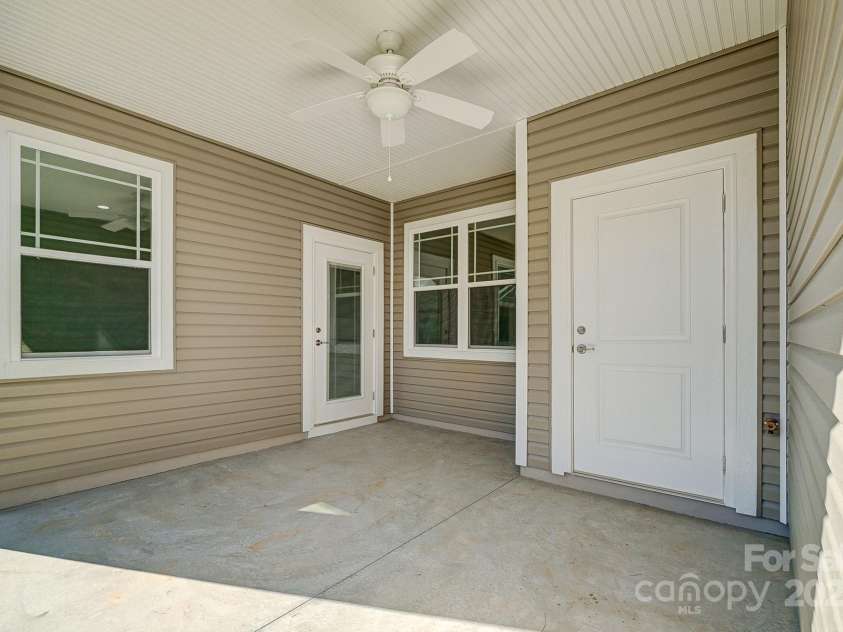 1523 28th Street Place, Hickory, NC 28602.  MLS# CAR4168324, YatesRealty ID 490. 