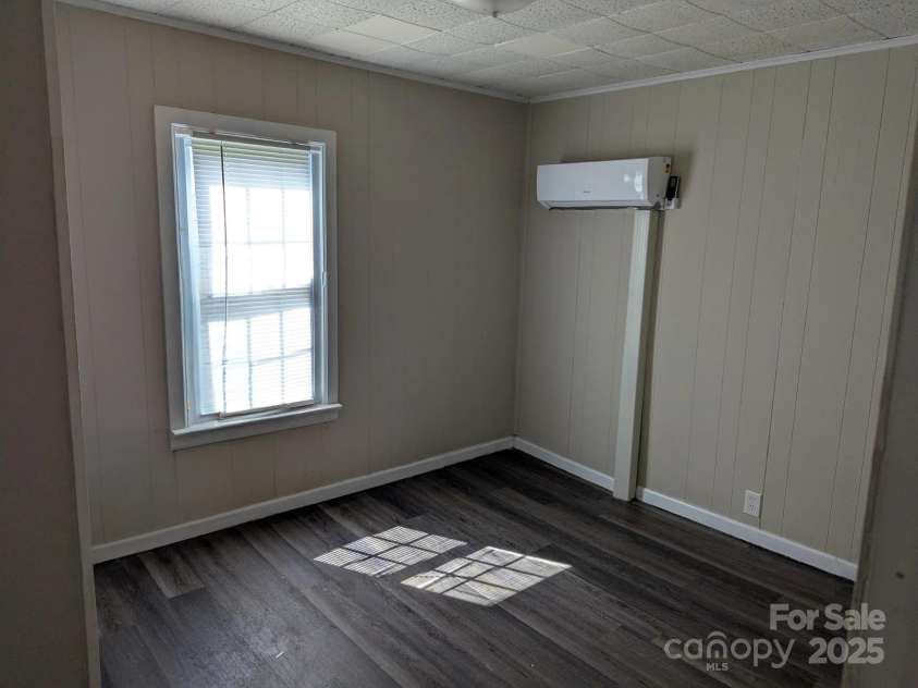 3703 Crawford Street, Gastonia, NC 28052.  MLS# CAR4237431, YatesRealty ID 4900. Bedroom 1