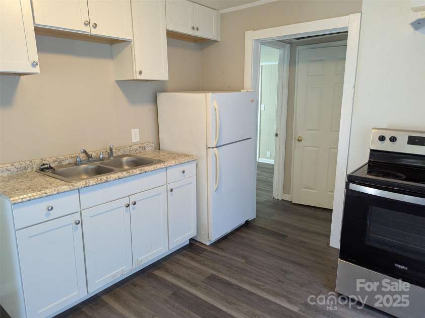 3703 Crawford Street, Gastonia, NC 28052.  MLS# CAR4237431, YatesRealty ID 4900. Kitchen