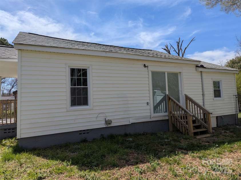 3703 Crawford Street, Gastonia, NC 28052.  MLS# CAR4237431, YatesRealty ID 4900. Right Side