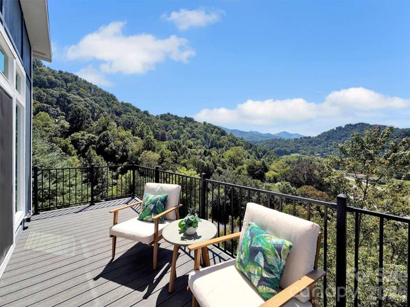 185 Kadire Drive, Waynesville, NC 28785.  MLS# CAR4420272, YatesRealty ID 49001. 