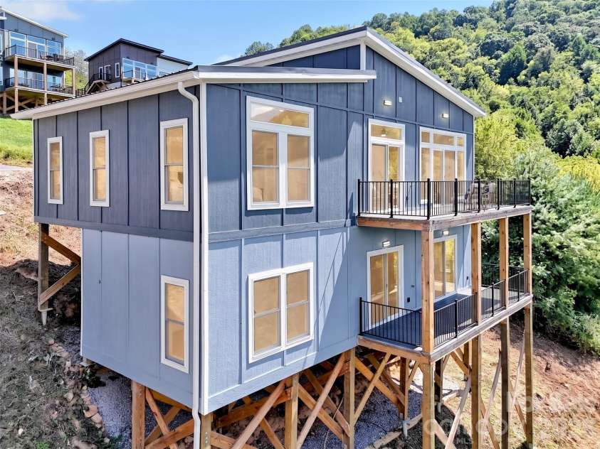185 Kadire Drive, Waynesville, NC 28785.  MLS# CAR4420272, YatesRealty ID 49001. 