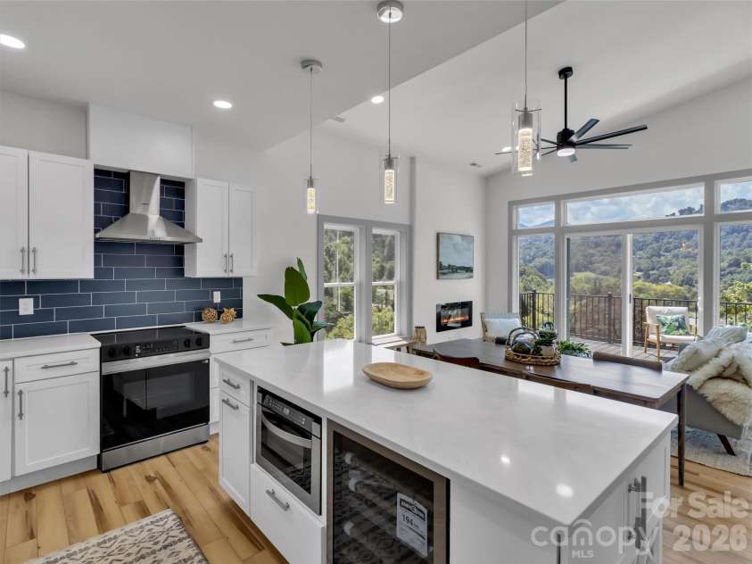 185 Kadire Drive, Waynesville, NC 28785.  MLS# CAR4420272, YatesRealty ID 49001. 