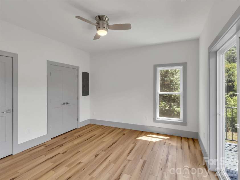 185 Kadire Drive, Waynesville, NC 28785.  MLS# CAR4420272, YatesRealty ID 49001. 
