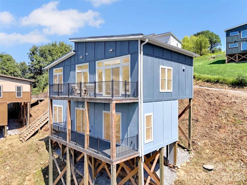 185 Kadire Drive, Waynesville, NC 28785.  MLS# CAR4420272, YatesRealty ID 49001. 