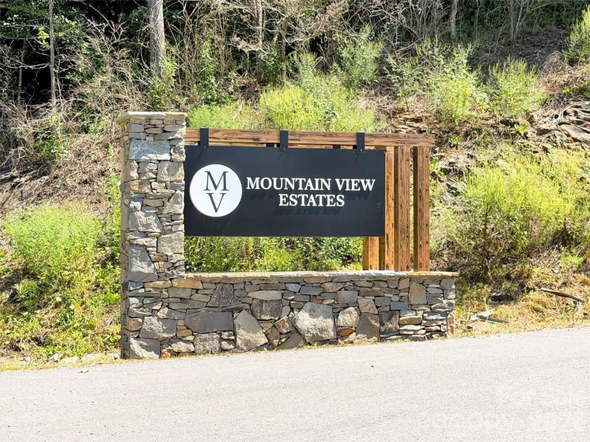 185 Kadire Drive, Waynesville, NC 28785.  MLS# CAR4420272, YatesRealty ID 49001. 