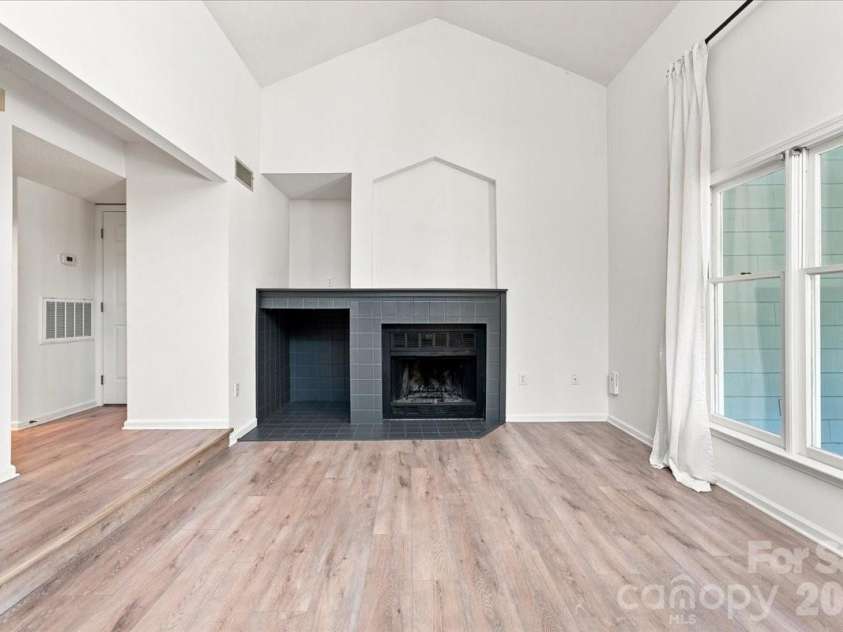 419 8th Street, Charlotte, NC 28202.  MLS# CAR4421707, YatesRealty ID 49009. 