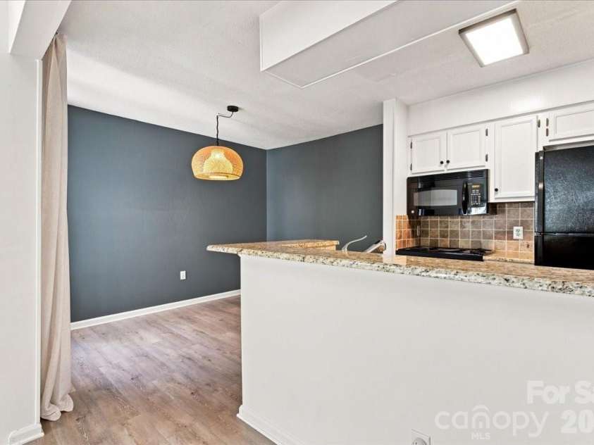 419 8th Street, Charlotte, NC 28202.  MLS# CAR4421707, YatesRealty ID 49009. 