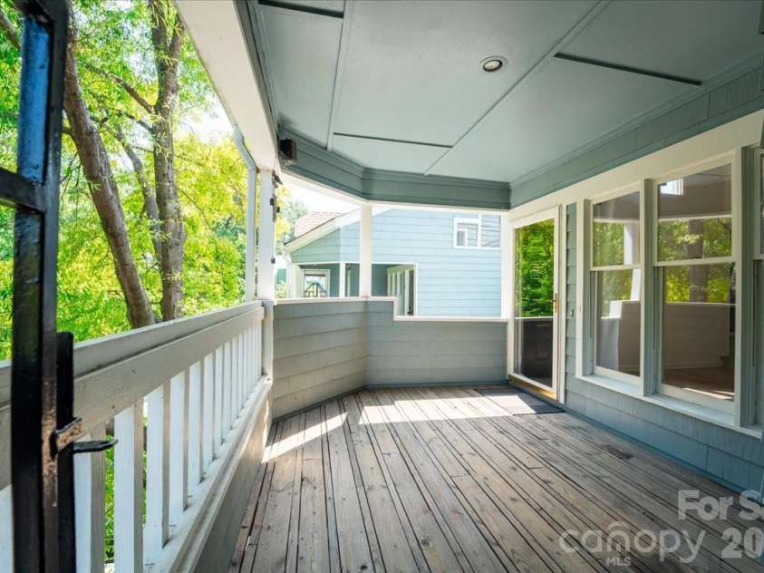 419 8th Street, Charlotte, NC 28202.  MLS# CAR4421707, YatesRealty ID 49009. 