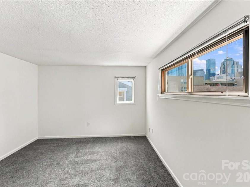419 8th Street, Charlotte, NC 28202.  MLS# CAR4421707, YatesRealty ID 49009. City View in Owners' Suite