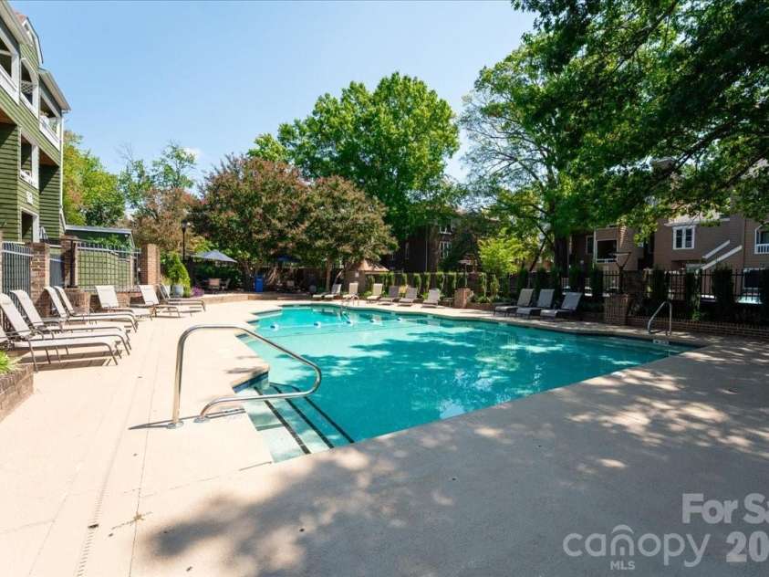 419 8th Street, Charlotte, NC 28202.  MLS# CAR4421707, YatesRealty ID 49009. Community pool