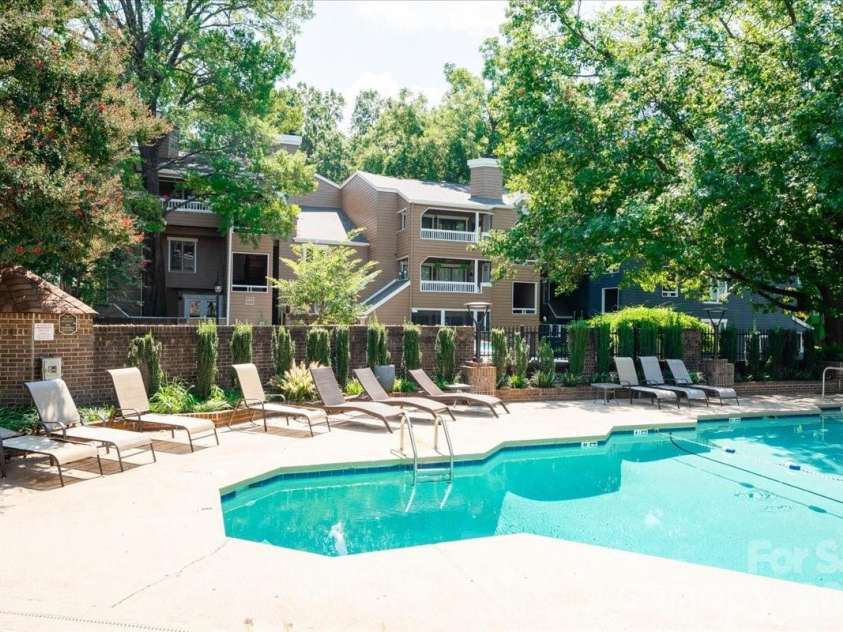 419 8th Street, Charlotte, NC 28202.  MLS# CAR4421707, YatesRealty ID 49009. Community pool