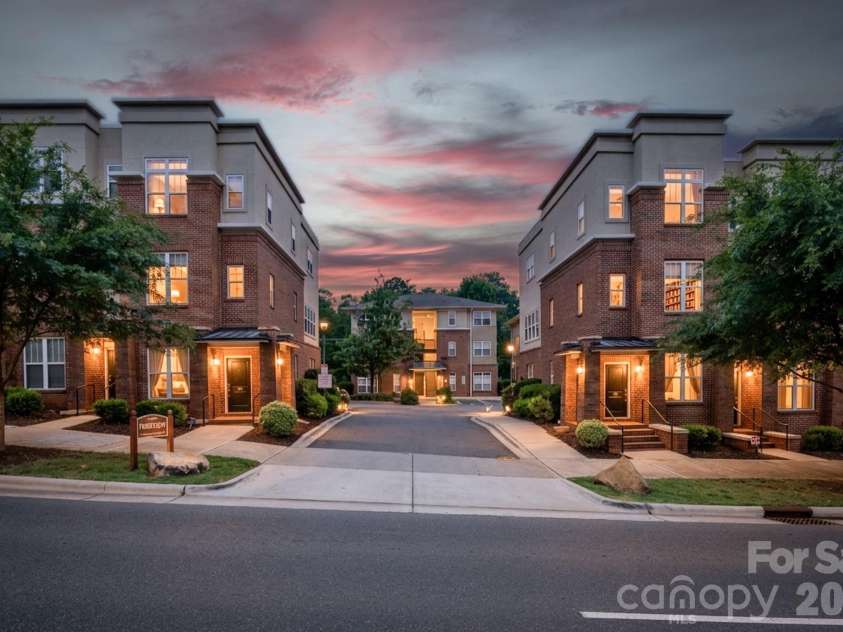 1308 Kenilworth Avenue, Charlotte, NC 28203.  MLS# CAR4386700, YatesRealty ID 4901. 