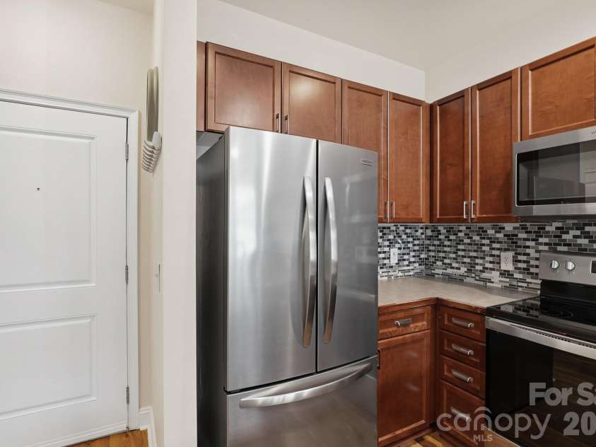 1308 Kenilworth Avenue, Charlotte, NC 28203.  MLS# CAR4386700, YatesRealty ID 4901. 