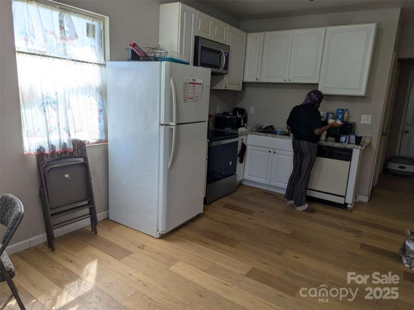 301 Huffman Road, Gastonia, NC 28056.  MLS# CAR4240074, YatesRealty ID 4901. Kitchen
