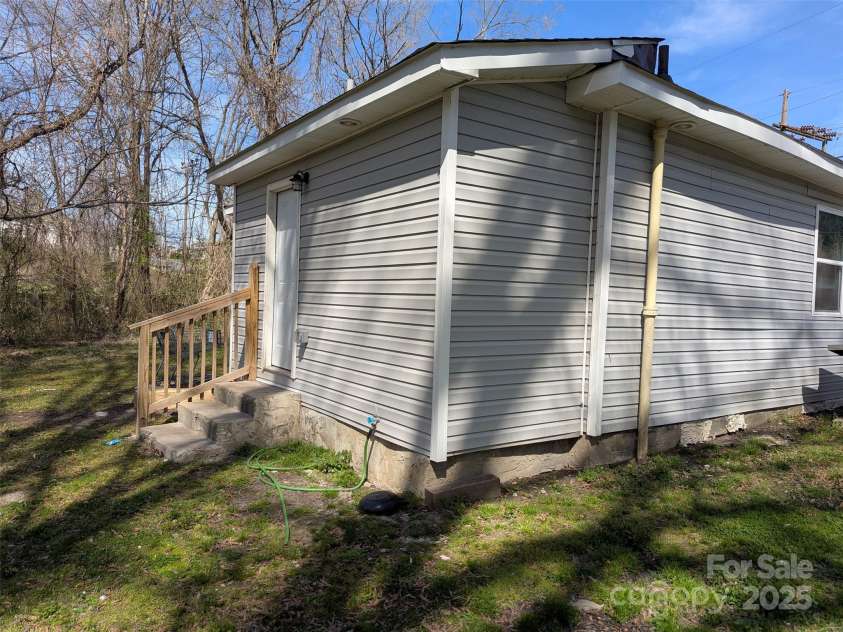 301 Huffman Road, Gastonia, NC 28056.  MLS# CAR4240074, YatesRealty ID 4901. Rear