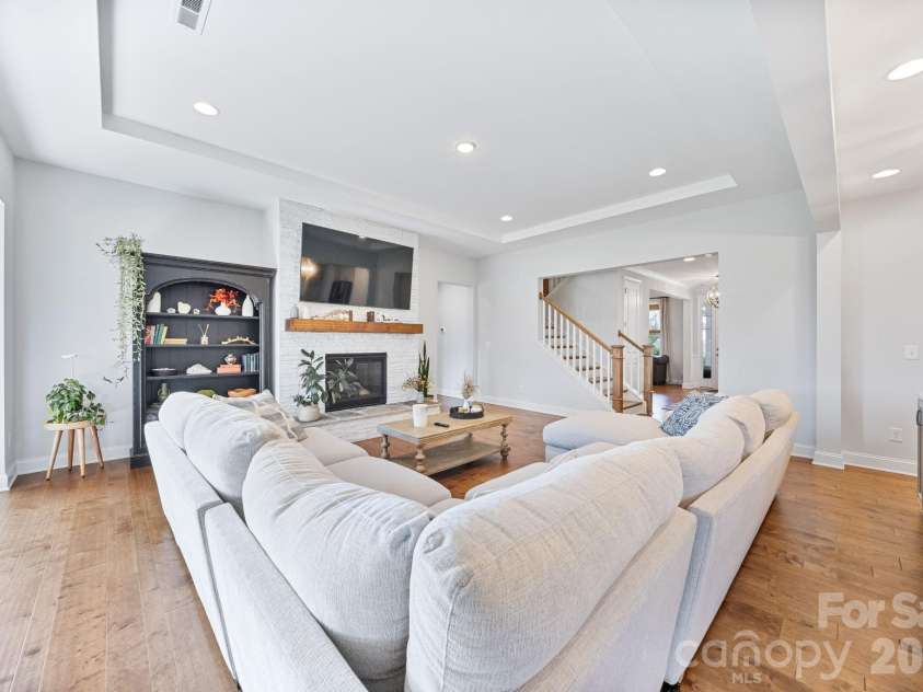 16139 Tulloch Road, Charlotte, NC 28278.  MLS# CAR4415851, YatesRealty ID 49013. 