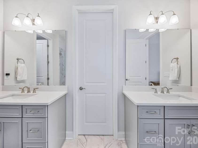 16139 Tulloch Road, Charlotte, NC 28278.  MLS# CAR4415851, YatesRealty ID 49013. 