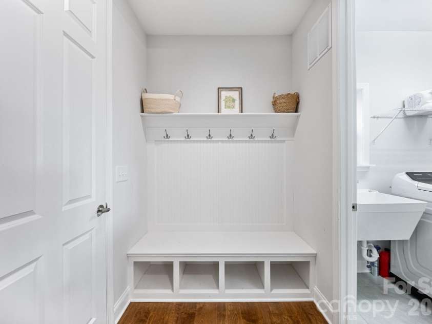 16139 Tulloch Road, Charlotte, NC 28278.  MLS# CAR4415851, YatesRealty ID 49013. 