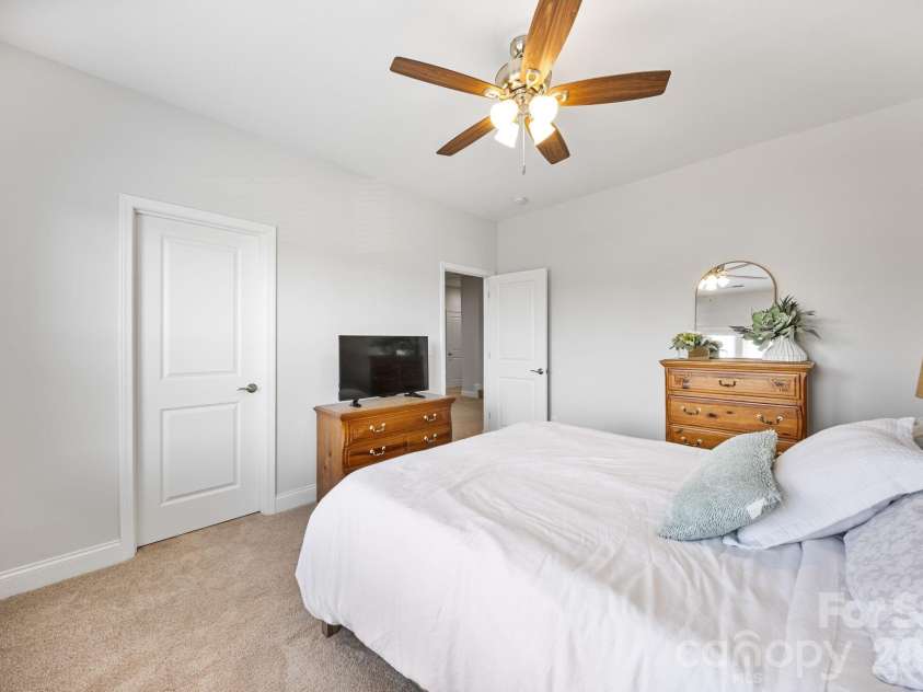 16139 Tulloch Road, Charlotte, NC 28278.  MLS# CAR4415851, YatesRealty ID 49013. 