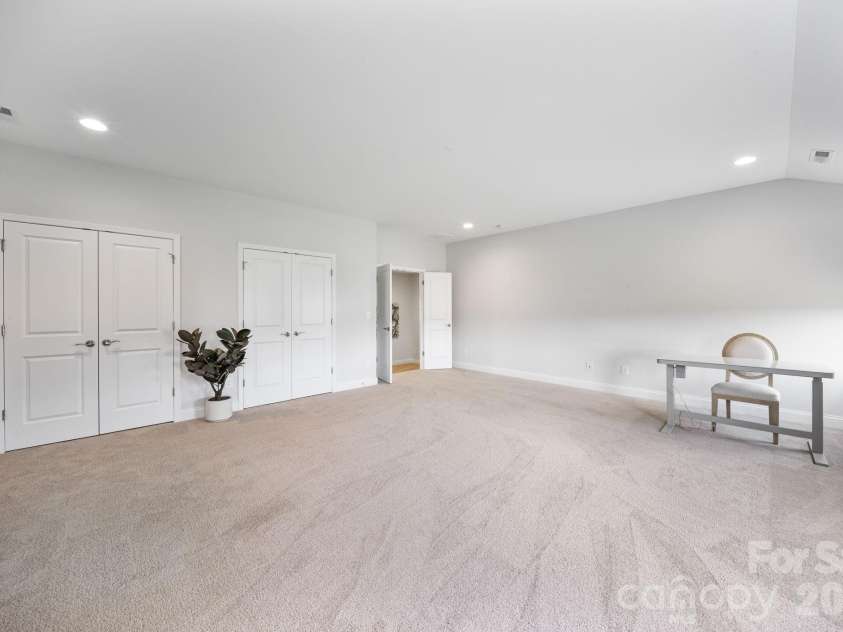 16139 Tulloch Road, Charlotte, NC 28278.  MLS# CAR4415851, YatesRealty ID 49013. 