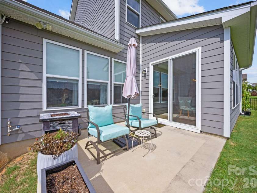 16139 Tulloch Road, Charlotte, NC 28278.  MLS# CAR4415851, YatesRealty ID 49013. 