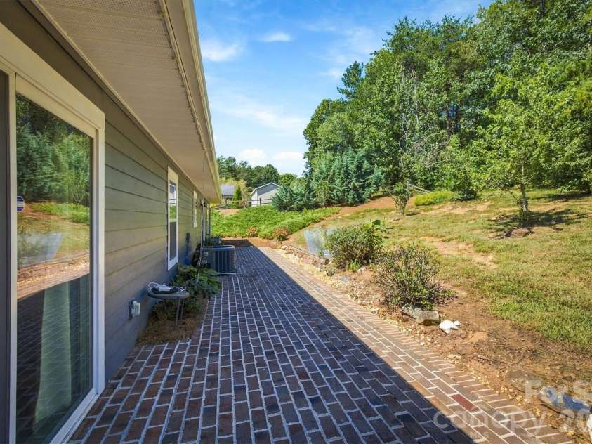 329 Springwood Drive, Valdese, NC 28690.  MLS# CAR4419407, YatesRealty ID 49016. 