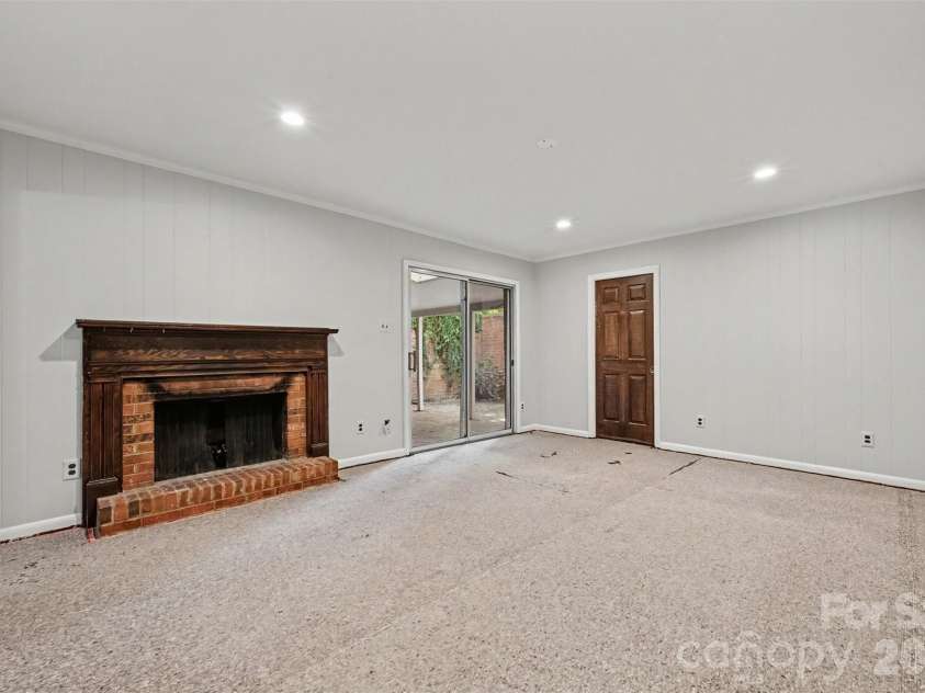 6727 Constitution Lane, Charlotte, NC 28210.  MLS# CAR4418057, YatesRealty ID 49018. 