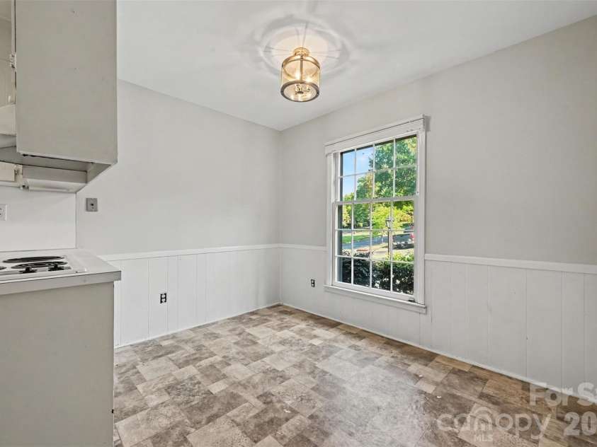 6727 Constitution Lane, Charlotte, NC 28210.  MLS# CAR4418057, YatesRealty ID 49018. 