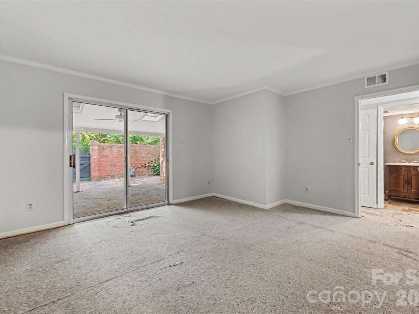 6727 Constitution Lane, Charlotte, NC 28210.  MLS# CAR4418057, YatesRealty ID 49018. 