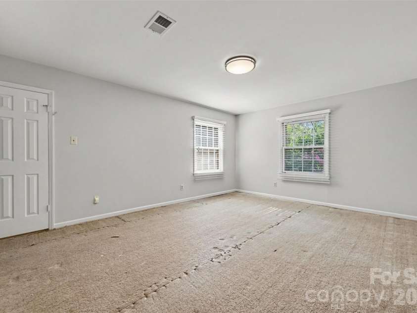 6727 Constitution Lane, Charlotte, NC 28210.  MLS# CAR4418057, YatesRealty ID 49018. 